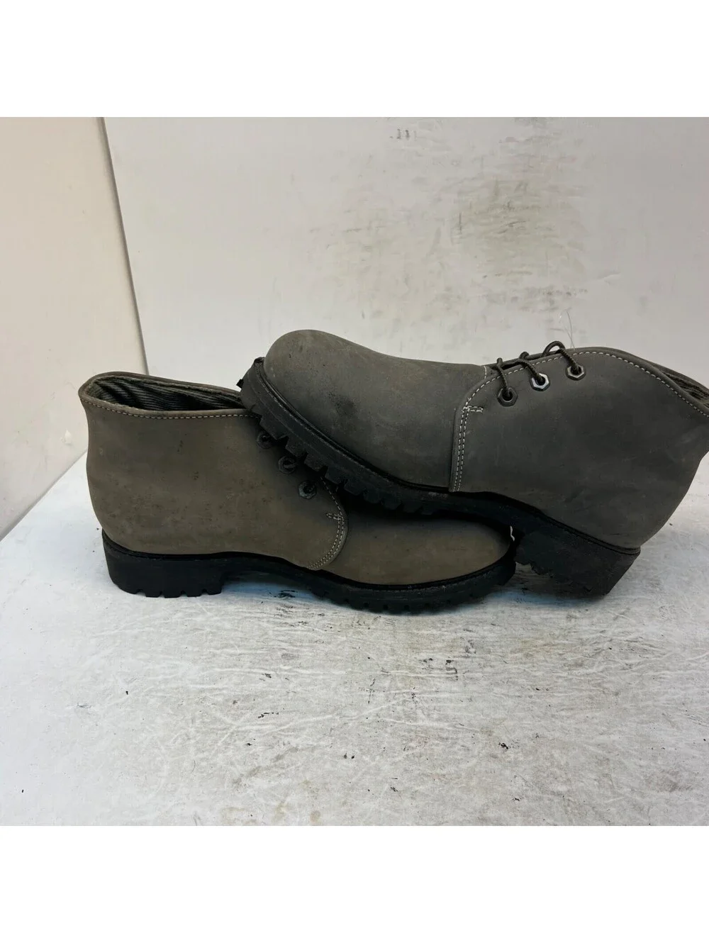 Timberland Men's Mid-Cut Soft Toe Chukka Boots 11019 Grey Leather Size 8.5W